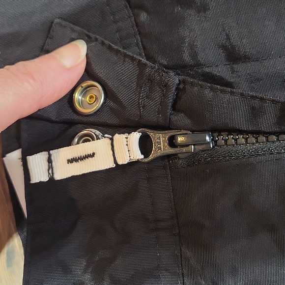 AMAZON ESSENTIALS Black Water-Resistant Insulated Snow Pants - Picture 3 of 14